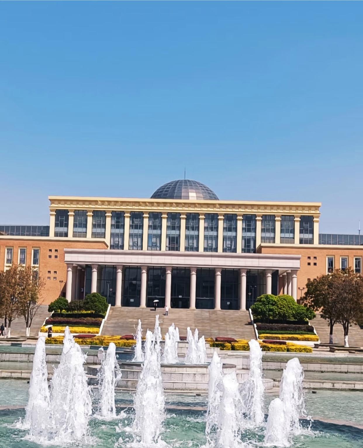 云南大学旅游文化学院