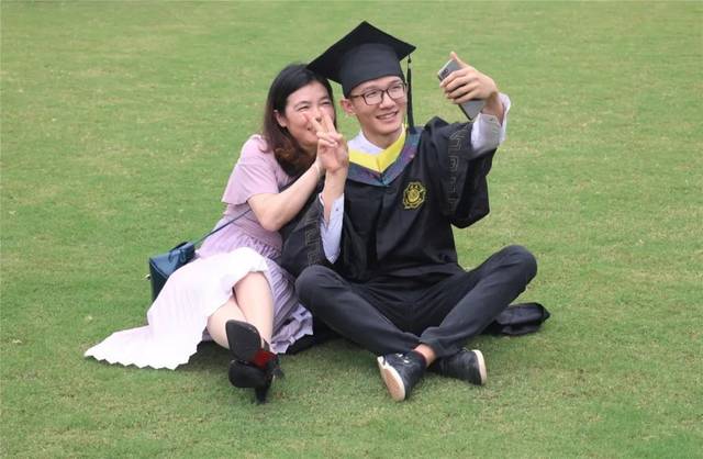 河海大学本科毕业证图片